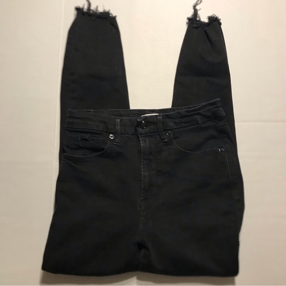 Good American Good Waist Crop Raw Step Hem Black Jean Size 6/28 - Picture 3 of 10
